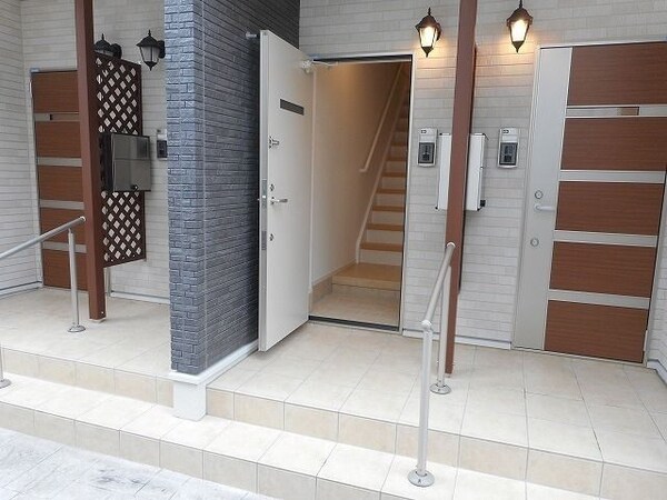 エントランス(★お問合せはタウンハウジング府中店まで★)