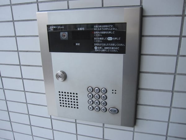 共有部分(オートロックです)