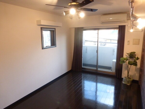 その他室内・内装(今回は中部屋で横の窓はありません★)