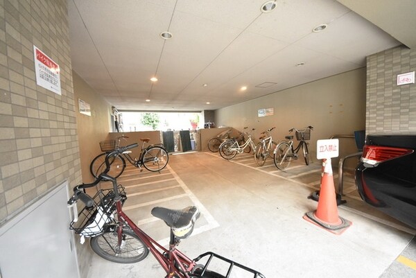 駐車場(駐輪場)