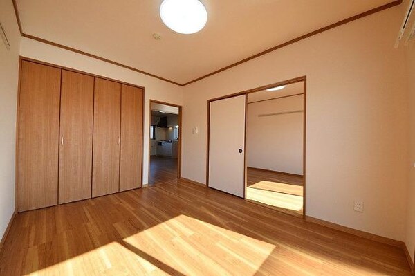 子供部屋(★とても日当たりのいい6帖の洋室です★)