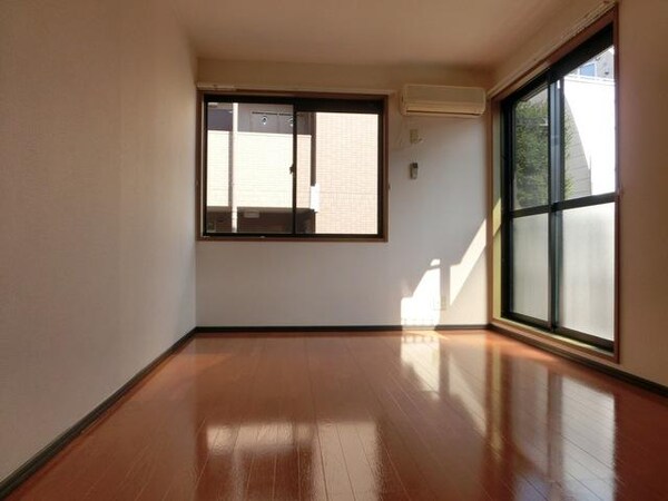 リビング・居室(２面採光の明るいお部屋)