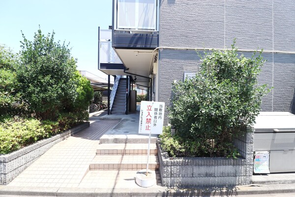 エントランス(庭)