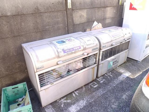 共有部分(ゴミ置場です)