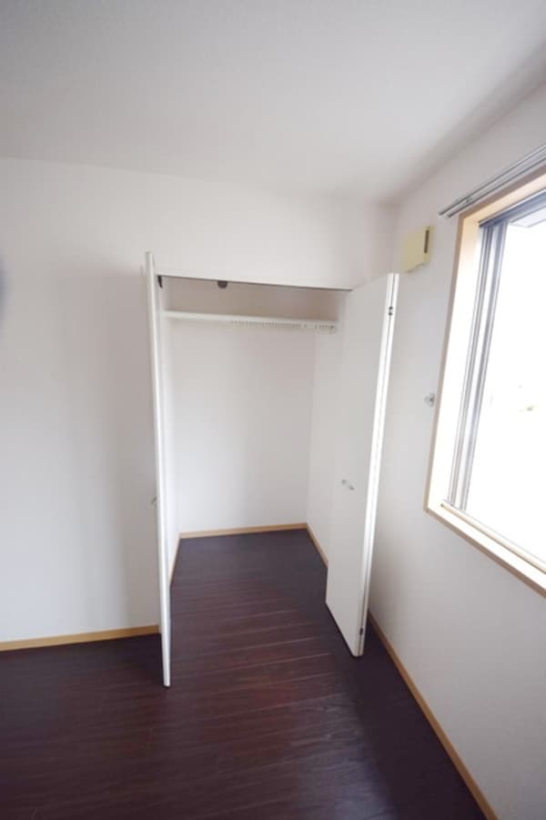 収納(※写真は別部屋です。)