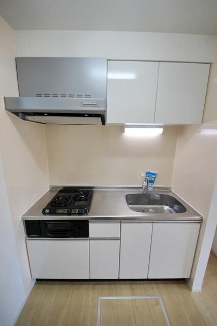 物件内観写真3　(システムキッチン)