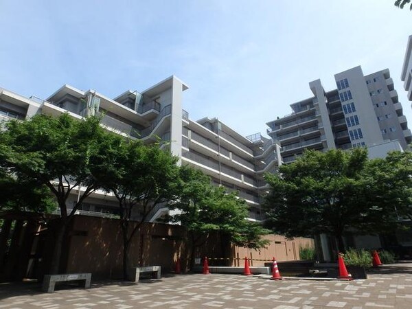 外観(★ミニコンビニ、ラウンジ、シアタールームあり★)