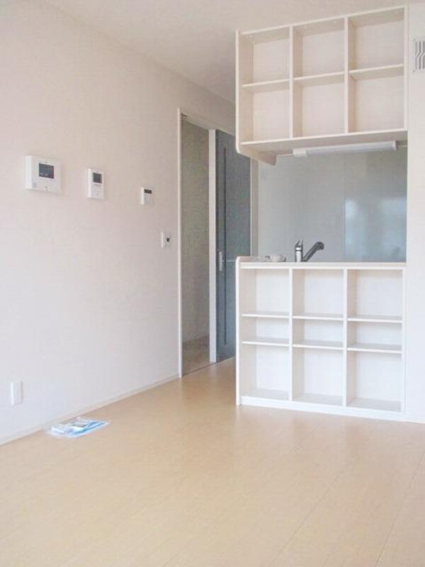 その他室内・内装(★リビング・収納棚付きカウンター★)