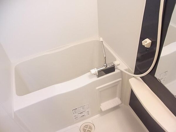 バス／シャワールーム等(浴室乾燥機付きバスルーム)