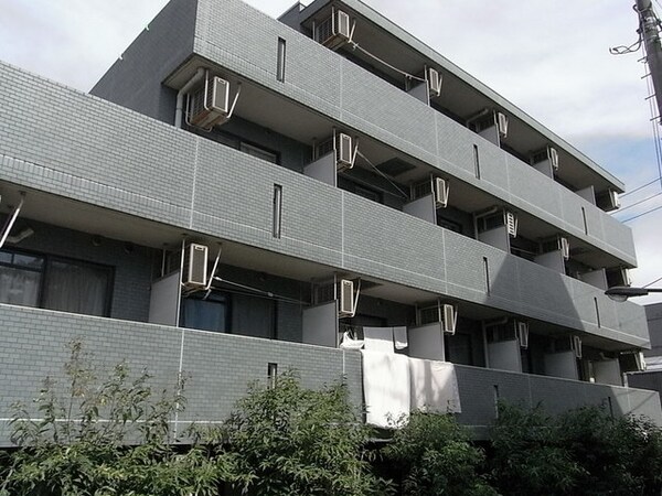 外観(総タイル貼りの重厚感溢れる外観)