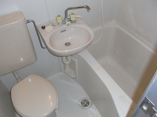 バス／シャワールーム等(３点式ユニットバス)