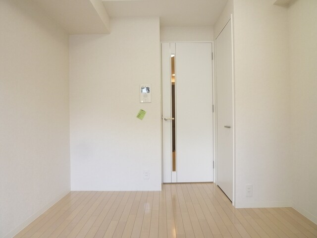 物件内観写真5　(★ピカピカのフローリングです★)