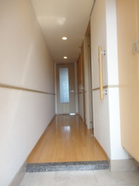 物件内観写真3　(★玄関から★)