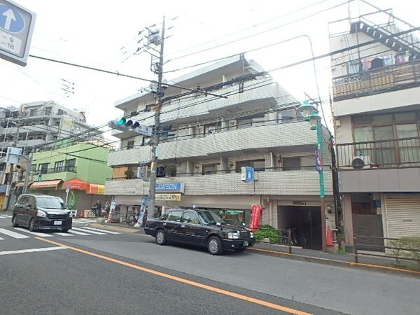 外観(１階はコンビニです)