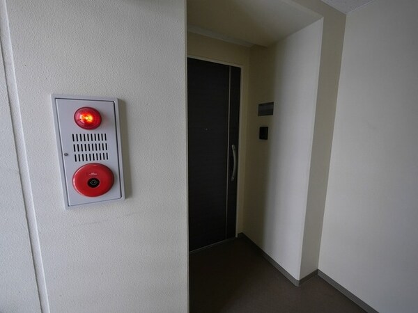 ロビー(両サイドに部屋がない独立部屋です)