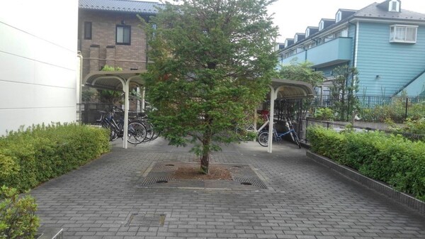 共有部分(屋根付き駐輪場)