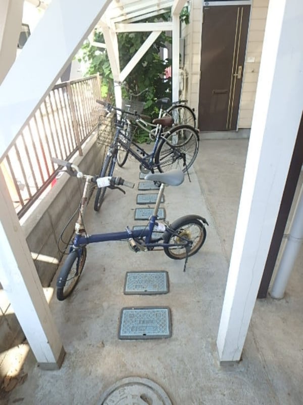 共有部分(自転車置き場)