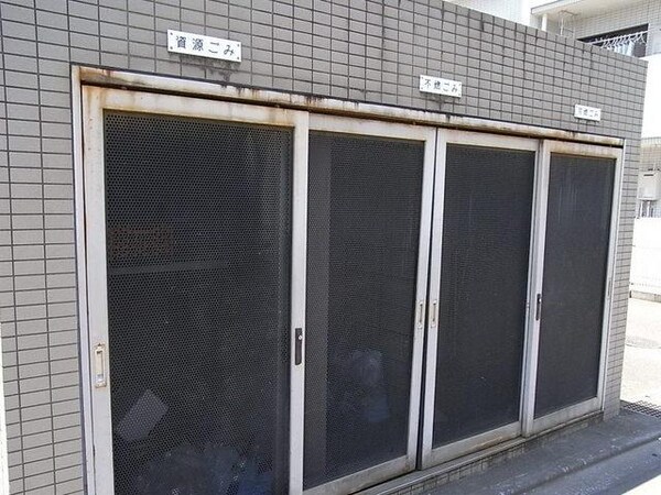 共有部分(★専用ゴミ置き場★)