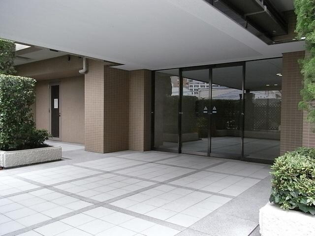 物件内観写真11　(オートロック付きのエントランス)