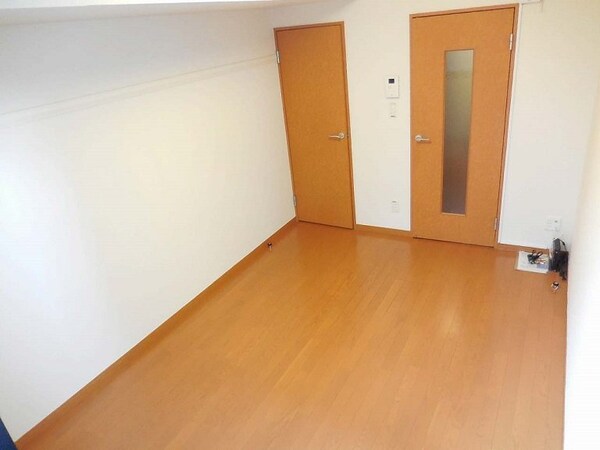 リビング・居室(設備・仕様は号室により異なる為、現況を優先致します。)