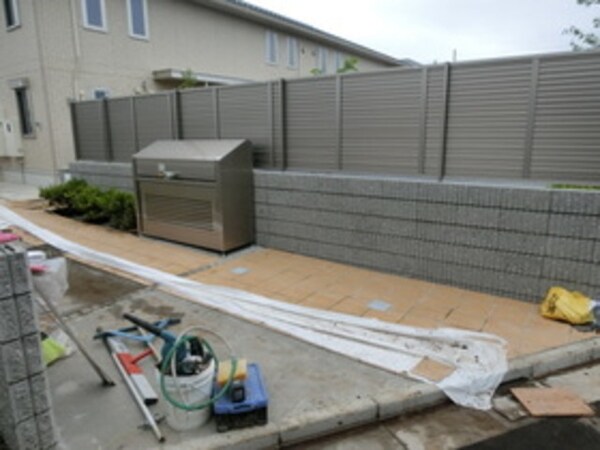 エントランス(★ゴミ置き場★)