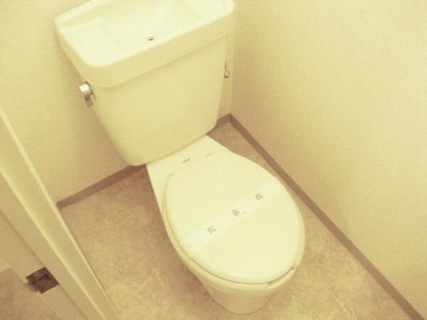 トイレ(※別部屋の参考お写真です)