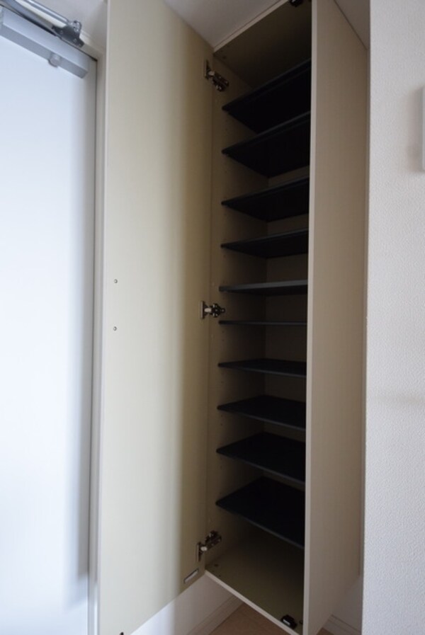 設備(★玄関のシューズボックスです★)