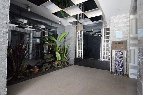 その他(★安心の防犯シャッター付きのエントランスです★)