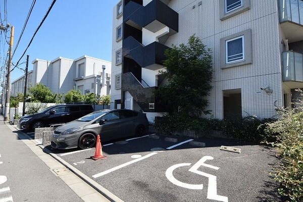 駐車場(★敷地内駐車場です★)