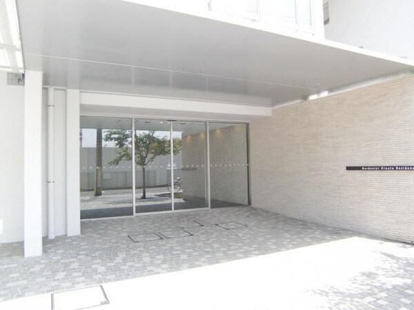 エントランス(★オートロック付きのエントランスです★)