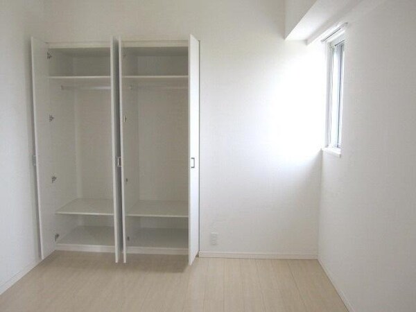 収納(★洋室６帖のクローゼットです★)