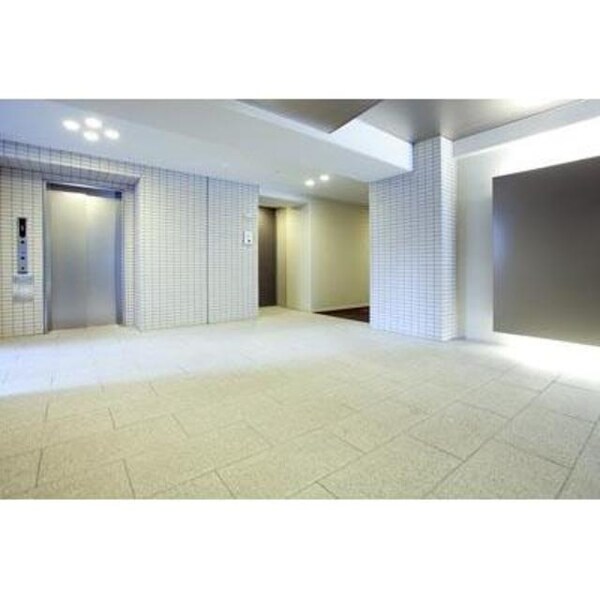 エントランス(★エレベーター、入口オートロック★)