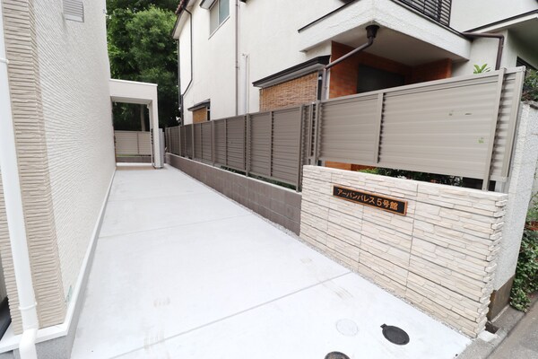 エントランス(庭)