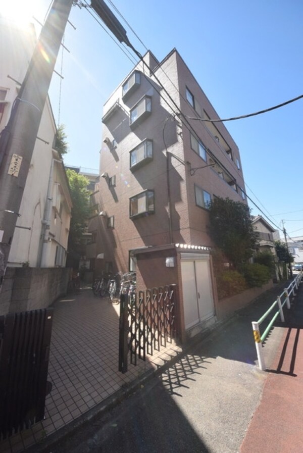 外観(ゴミ置き場完備)