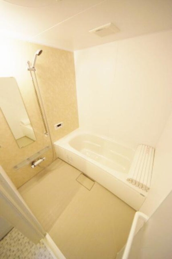 バス／シャワールーム等(★一日の疲れを洗い流してくれるバスルームです！★)