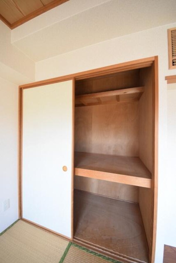玄関(☆押入れ収納☆)