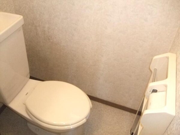 トイレ(♪ゆっくりとお考え事でもいかがですか♪)