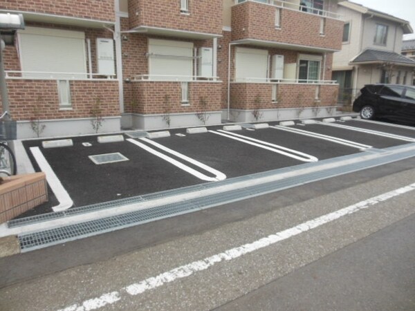 駐車場(★敷地内駐車場もアスファルトで完備★)