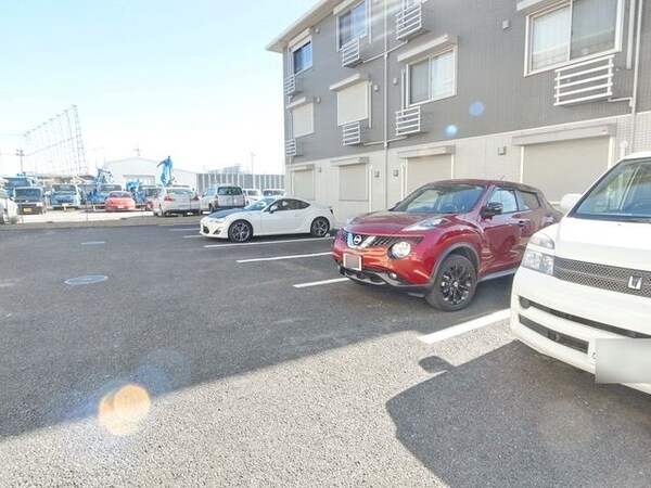 駐車場(車種を問わない平置き駐車場♪)