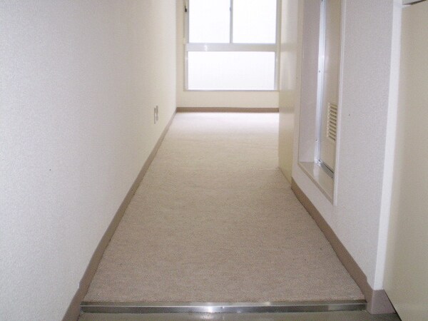 その他(☆玄関からの居室☆)