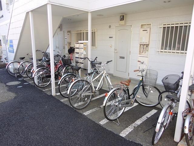 物件内観写真2　(★駐輪スペース★)