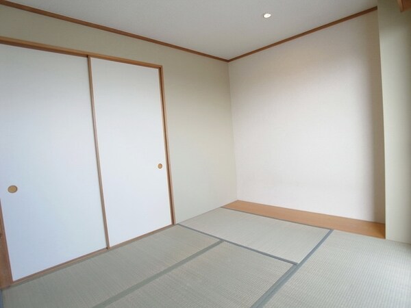 その他室内・内装(大きい窓で日当たりいいですよ♪)