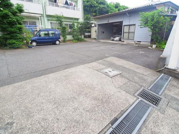 駐車場(駐車場)