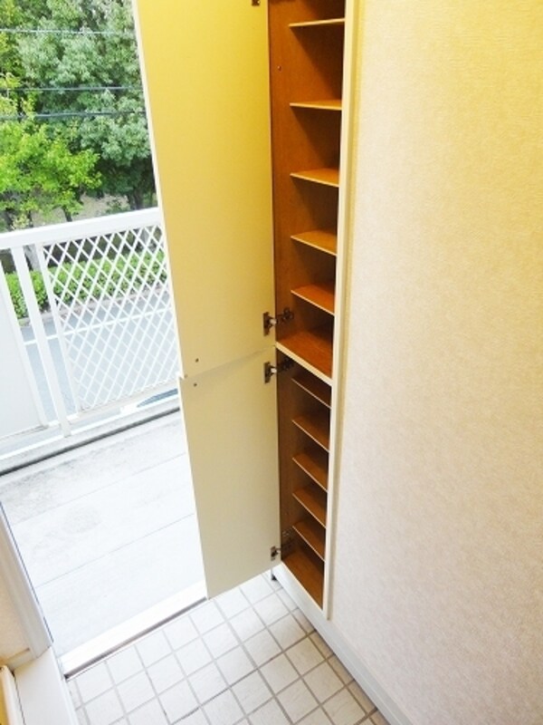 玄関(★お部屋探しはタウンハウジング高幡不動店まで★)