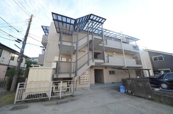 エントランス(☆３階建てのマンションです☆)