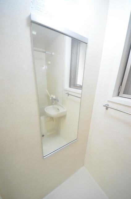 物件内観写真3　(☆お風呂場の鏡です☆)