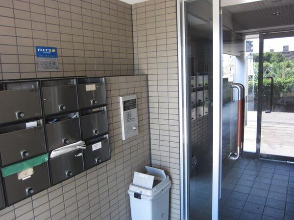 エントランス(♪オートロックで安心を掛ける♪)