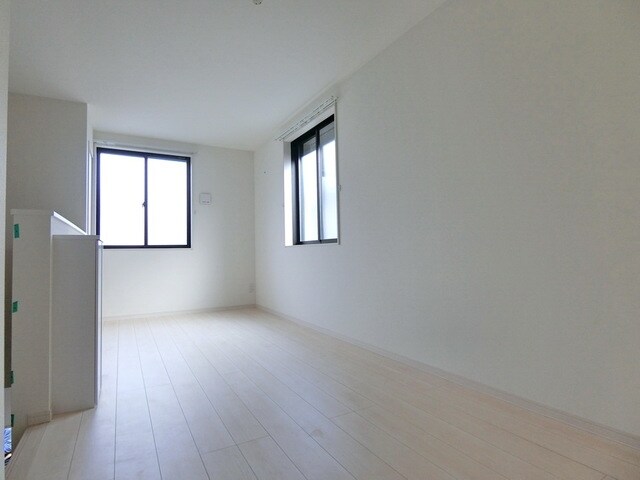 物件内観写真4　(寝室)