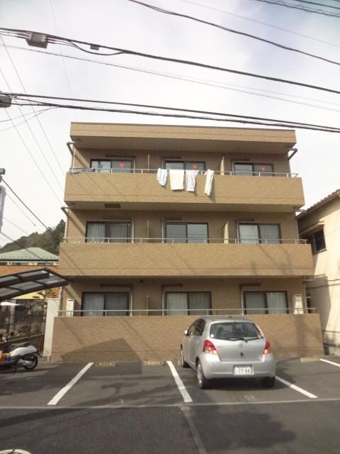 物件外観写真1　(☆RC造マンションです☆)