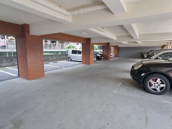 駐車場(駐車場部分♪)